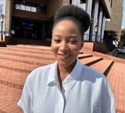 Selloane Ntlatlapo